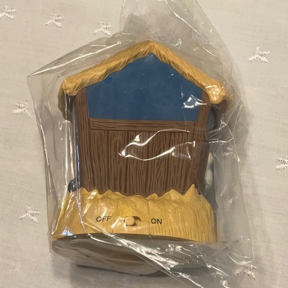 Hallmark Keepsake Interactive Ornament and Storybook Set A Gift for the Baby - Picture 8 of 8